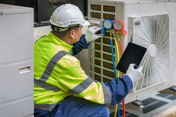 Professional Hvac technician working in Fairfield, TX